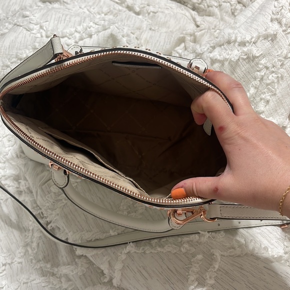 White MK purse - Picture 2 of 2